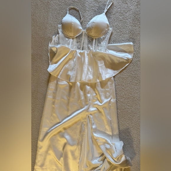 White Bustier Maxi Dress - Picture 10 of 11